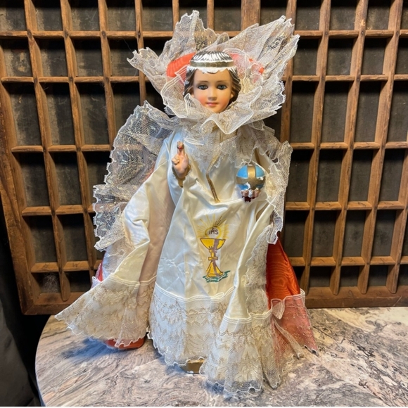 Vintage Chalkware Infant of Prague statue with Satin & Lace Outfit from Italy - Picture 1 of 6